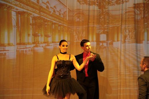 ElenaLara in Schwanensee 76