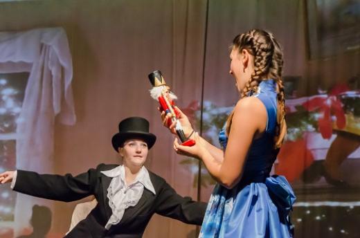 Drosselmaier und Marie 01